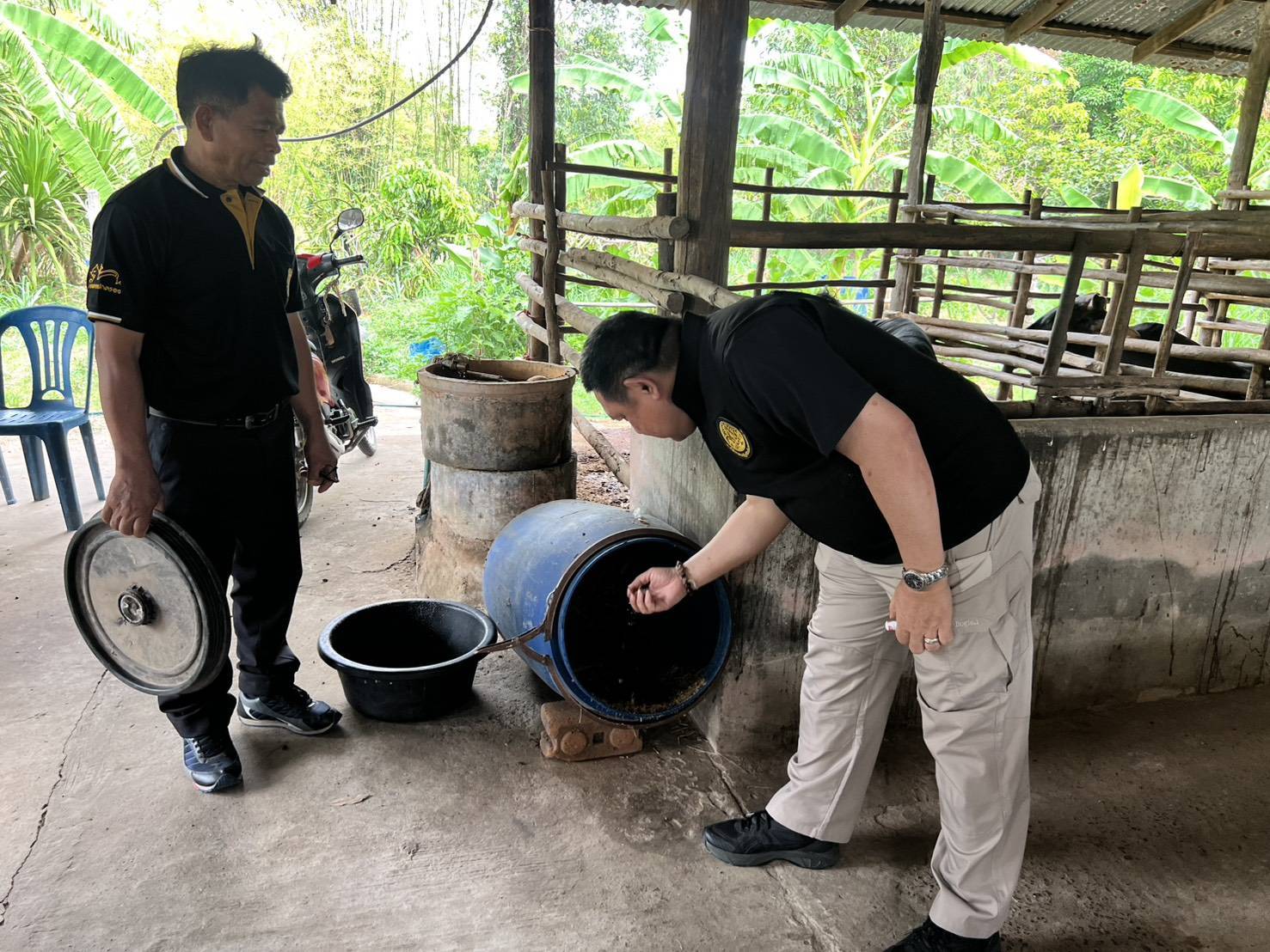 title - เลขาธิการ ส.ป.ก. ลงพื้นที่ตรวจเยี่ยมกลุ่มวิสาหกิจชุมชนโคขุนหนองแหน และศูนย์ต้นแบบเกษตรทฤษฎีใหม่ในเขตปฏิรูปที่ดิน จังหวัดยโสธร